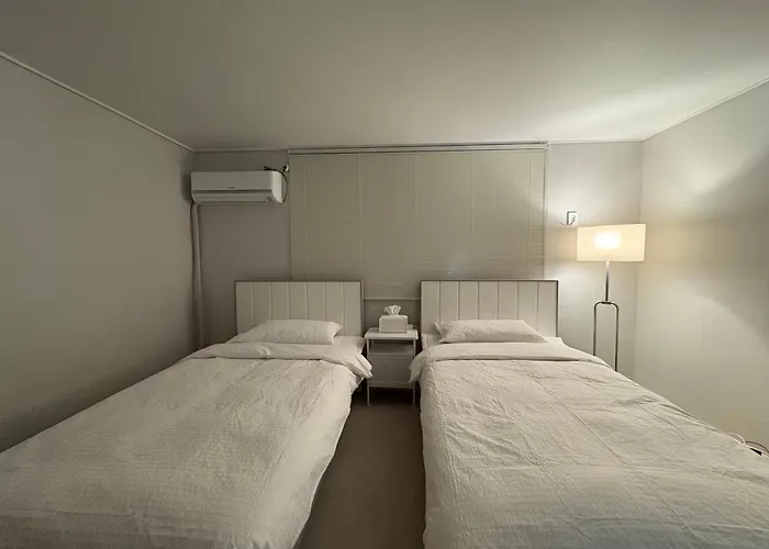 Apartment 학동 202